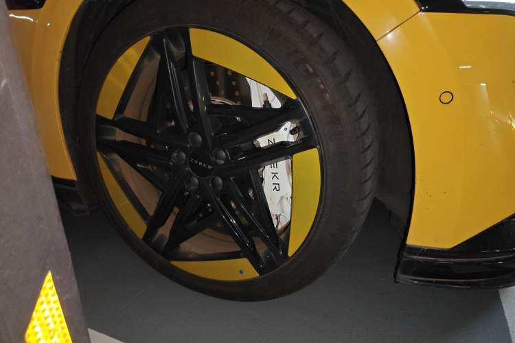 Used Zeekr 007 2024 Four-Wheel-Drive Performance Version 100 kWh Right Front Wheel Hub