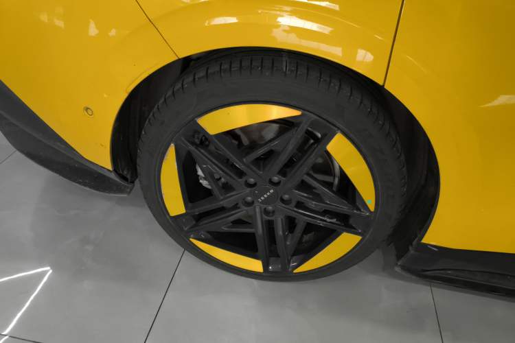 Used Zeekr 007 2024 Four-Wheel-Drive Performance Version 100 kWh Right Rear Wheel Hub