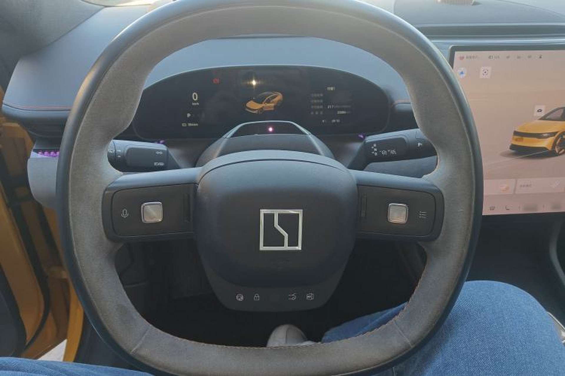 Used Zeekr 007 2024 Four-Wheel-Drive Performance Version 100 kWh Steering Wheel