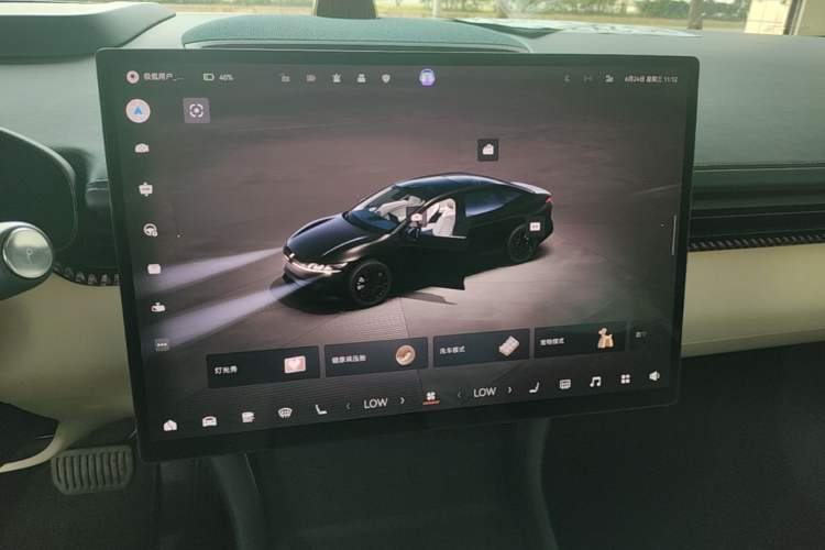 Used Zeekr 007 2025 Long-Range Rear-Wheel-Drive Intelligent Driving Version 100 kWh Audio And AC Panel