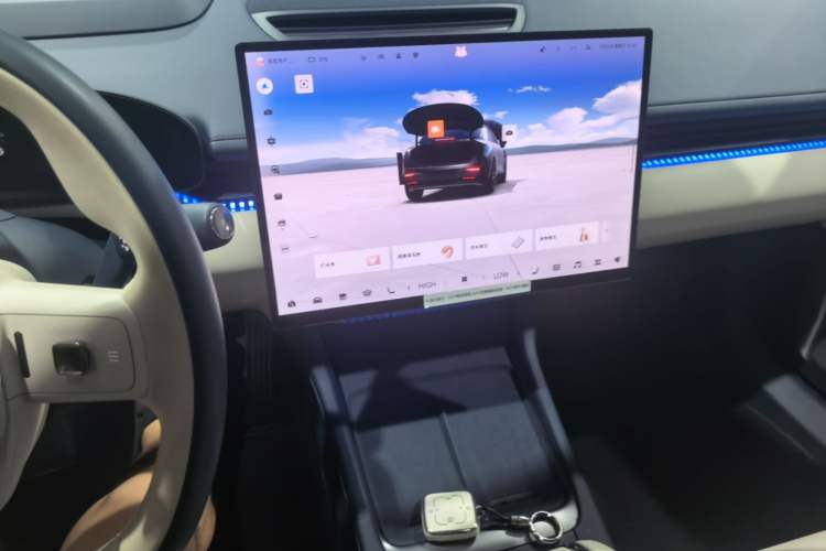 Used Zeekr 007 2025 Long-Range Rear-Wheel-Drive Intelligent Driving Version 100 kWh Audio And AC Panel