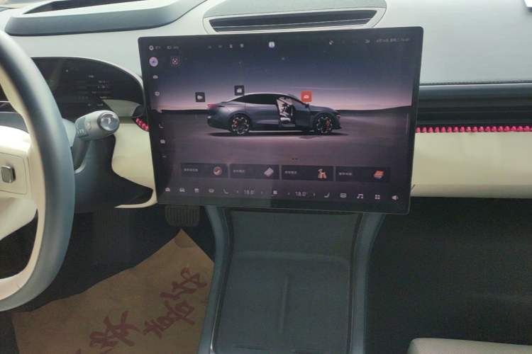 Used Zeekr 007 2025 Rear-Drive Intelligent Driving Version 75 kWh Audio And AC Panel
