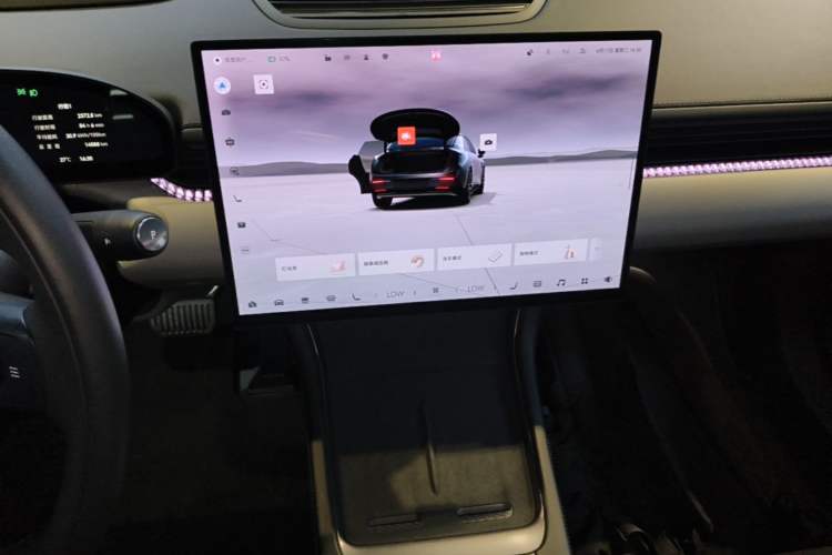 Used Zeekr 007 2025 Long-Range Rear-Wheel-Drive Intelligent Driving Version 100 kWh Audio And AC Panel
