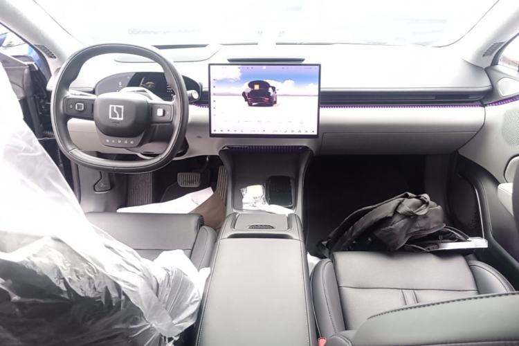 Used Zeekr 007 2025 Long-Range Rear-Wheel-Drive Intelligent Driving Version 100 kWh Center Console