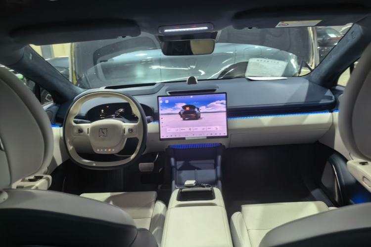 Used Zeekr 007 2025 Long-Range Rear-Wheel-Drive Intelligent Driving Version 100 kWh Center Console