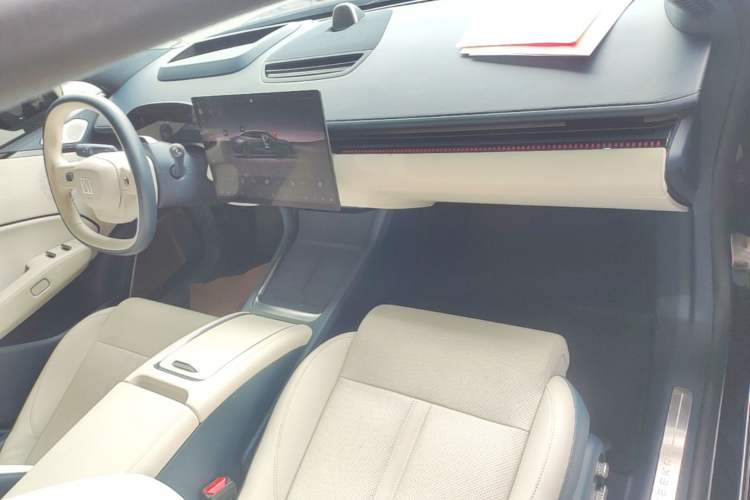 Used Zeekr 007 2025 Rear-Drive Intelligent Driving Version 75 kWh Center Console