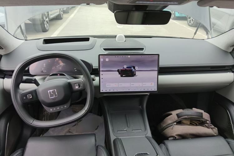 Used Zeekr 007 2025 Rear-Drive Intelligent Driving Version 75 kWh Center Console