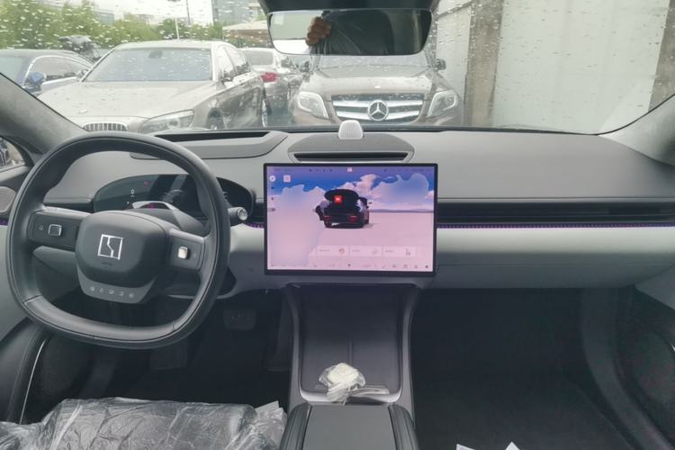 Used Zeekr 007 2025 Long-Range Rear-Wheel-Drive Intelligent Driving Version 100 kWh Center Console