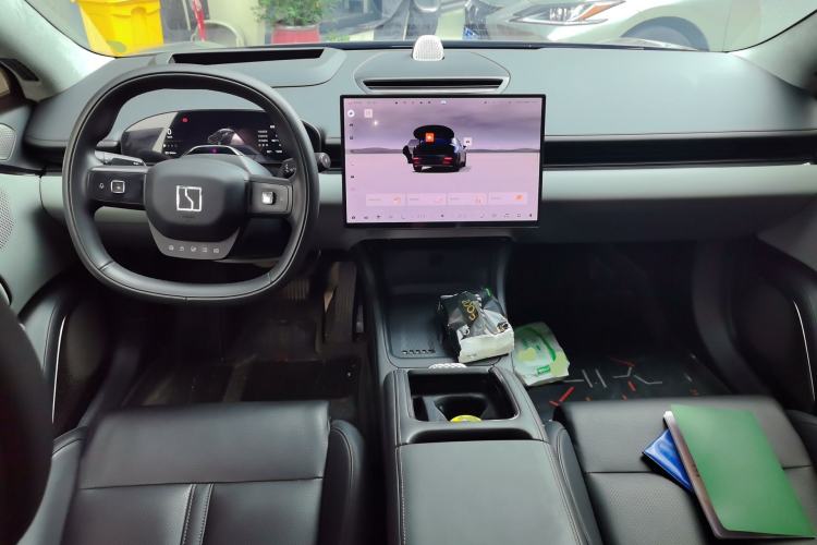 Used Zeekr 007 2025 Rear-Drive Intelligent Driving Version 75 kWh Center Console