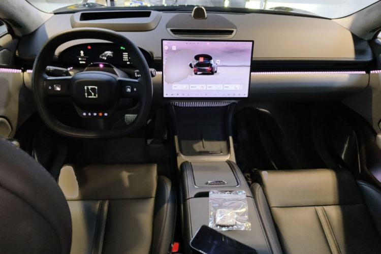Used Zeekr 007 2025 Long-Range Rear-Wheel-Drive Intelligent Driving Version 100 kWh Center Console