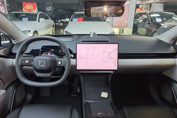 Used Zeekr 007 2025 Long-Range Rear-Wheel-Drive Intelligent Driving Version 100 kWh Center Console