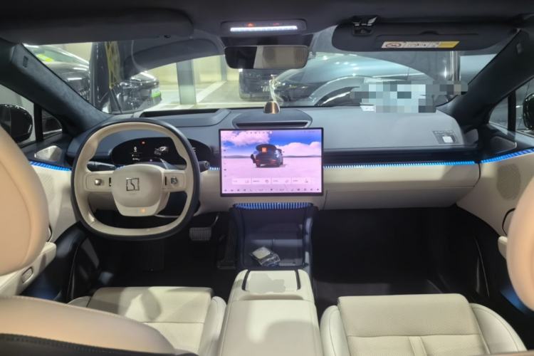 Used Zeekr 007 2025 Long-Range Rear-Wheel-Drive Intelligent Driving Version 100 kWh Center Console