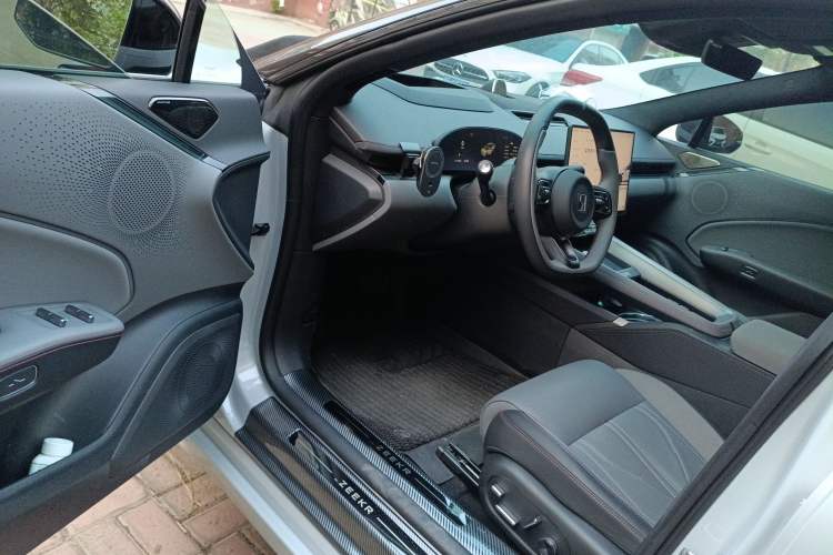 Used Zeekr 007 2025 Long-Range All-Wheel-Drive Intelligent Driving Version 100 kWh Driver Seat