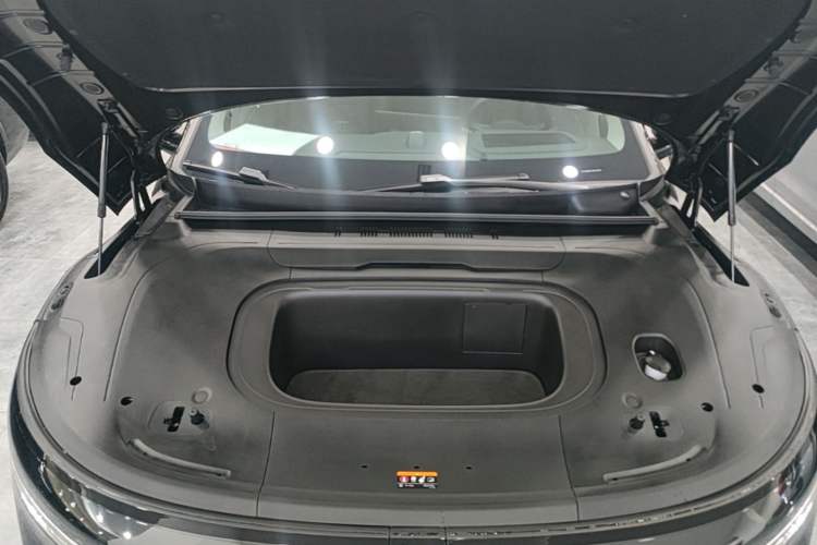 Used Zeekr 007 2025 Long-Range Rear-Wheel-Drive Intelligent Driving Version 100 kWh Engine Bay