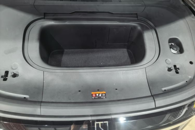 Used Zeekr 007 2025 Long-Range Rear-Wheel-Drive Intelligent Driving Version 100 kWh Engine Bay