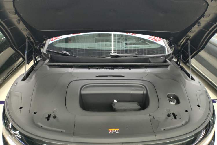Used Zeekr 007 2025 Four-Wheel Drive Intelligent Driving Version 75 kWh Engine Bay