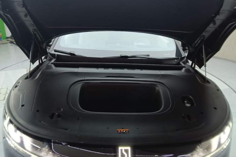 Used Zeekr 007 2025 Long-Range Rear-Wheel-Drive Intelligent Driving Version 100 kWh Engine Bay