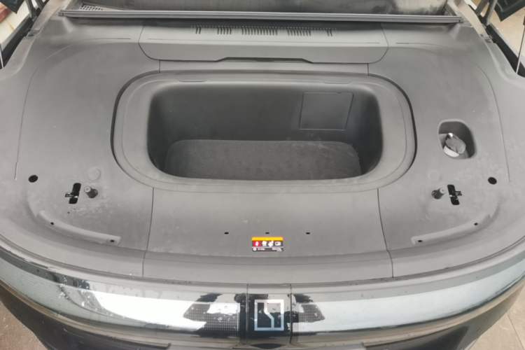 Used Zeekr 007 2025 Long-Range Rear-Wheel-Drive Intelligent Driving Version 100 kWh Engine Bay