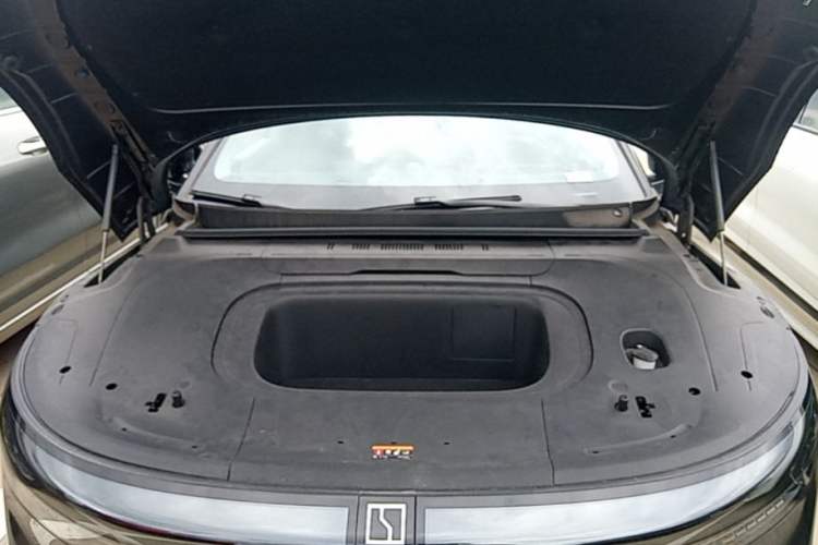 Used Zeekr 007 2025 Long-Range Rear-Wheel-Drive Intelligent Driving Version 100 kWh Engine Bay