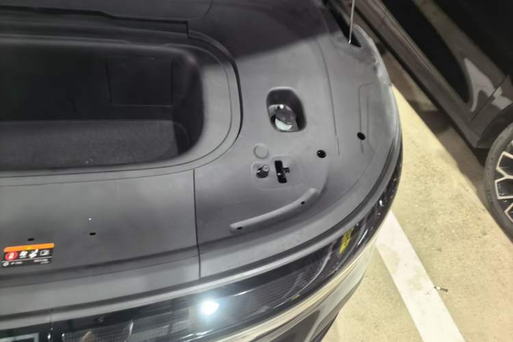 Used Zeekr 007 2025 Long-Range Rear-Wheel-Drive Intelligent Driving Version 100 kWh Engine Bay Left
