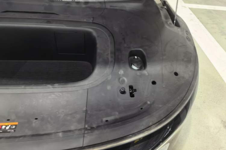 Used Zeekr 007 2025 Long-Range Rear-Wheel-Drive Intelligent Driving Version 100 kWh Engine Bay Left