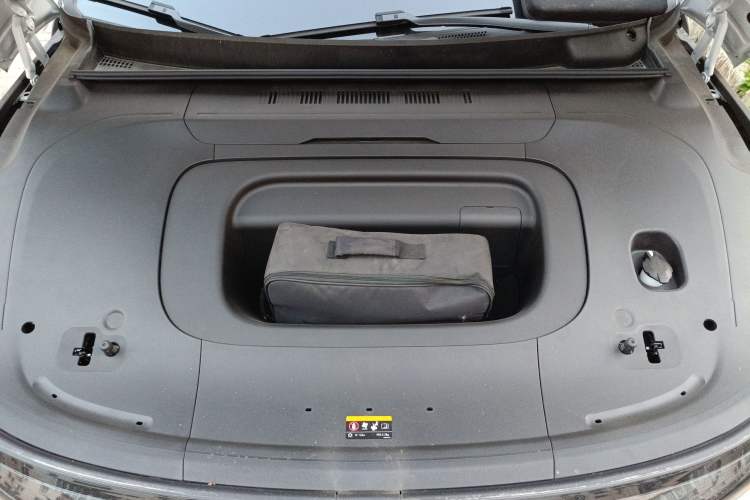 Used Zeekr 007 2025 Long-Range All-Wheel-Drive Intelligent Driving Version 100 kWh Engine Bay