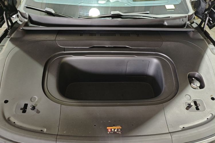 Used Zeekr 007 2025 Long-Range Rear-Wheel-Drive Intelligent Driving Version 100 kWh Engine Bay