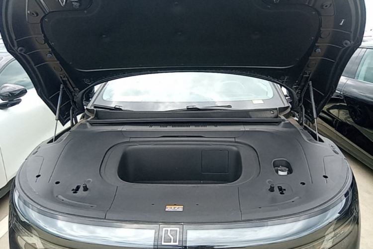 Used Zeekr 007 2025 Long-Range Rear-Wheel-Drive Intelligent Driving Version 100 kWh Engine Bay