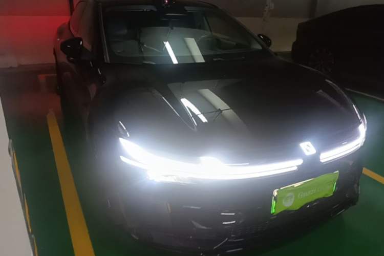 Used Zeekr 007 2025 Long-Range Rear-Wheel-Drive Intelligent Driving Version 100 kWh Exterior 1