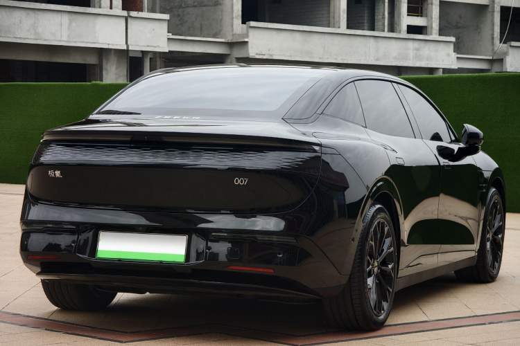 Used Zeekr 007 2025 Long-Range Rear-Wheel-Drive Intelligent Driving Version 100 kWh Exterior 4