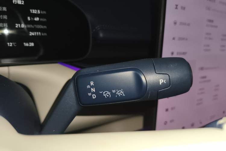 Used Zeekr 007 2025 Long-Range Rear-Wheel-Drive Intelligent Driving Version 100 kWh Gear Lever