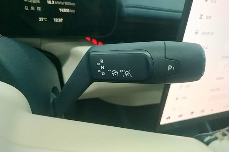 Used Zeekr 007 2025 Long-Range Rear-Wheel-Drive Intelligent Driving Version 100 kWh Gear Lever