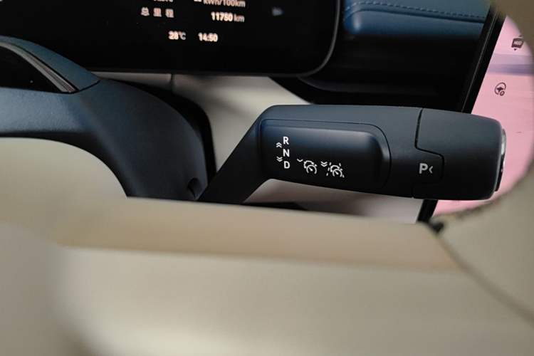 Used Zeekr 007 2025 Long-Range Rear-Wheel-Drive Intelligent Driving Version 100 kWh Gear Lever
