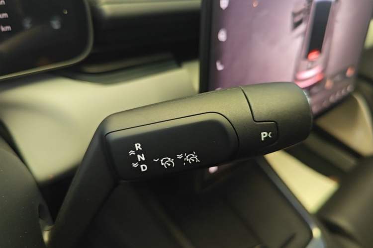 Used Zeekr 007 2025 Rear-Drive Intelligent Driving Version 75 kWh Gear Lever