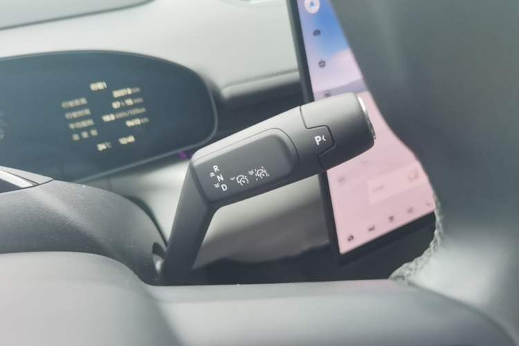Used Zeekr 007 2025 Long-Range Rear-Wheel-Drive Intelligent Driving Version 100 kWh Gear Lever