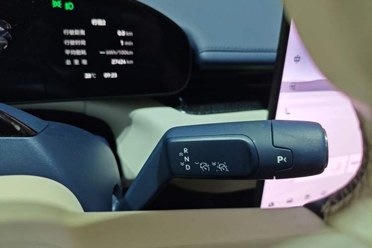 Used Zeekr 007 2025 Long-Range Rear-Wheel-Drive Intelligent Driving Version 100 kWh Gear Lever