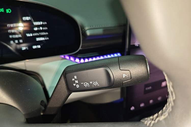 Used Zeekr 007 2025 Long-Range Rear-Wheel-Drive Intelligent Driving Version 100 kWh Gear Lever