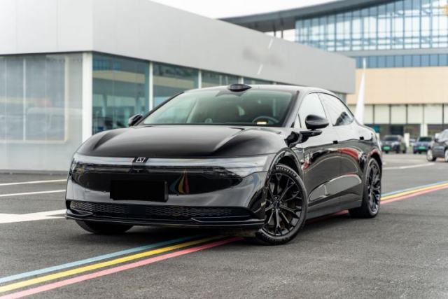 Zeekr 007 2025 Long-Range Rear-Wheel-Drive Intelligent Driving Version 100 kWh مستعملة