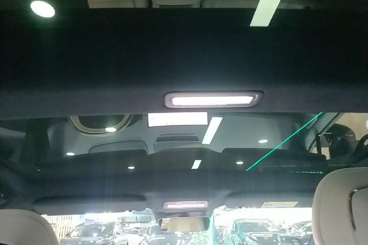 Used Zeekr 007 2025 Long-Range Rear-Wheel-Drive Intelligent Driving Version 100 kWh Headliner