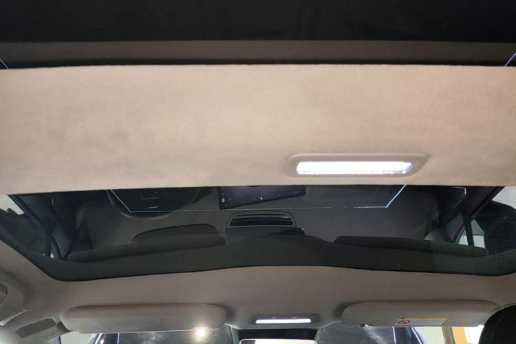 Used Zeekr 007 2025 Long-Range Rear-Wheel-Drive Intelligent Driving Version 100 kWh Headliner