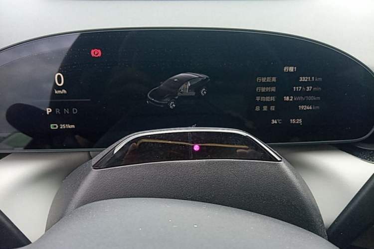 Used Zeekr 007 2025 Long-Range Rear-Wheel-Drive Intelligent Driving Version 100 kWh Instrument Cluster