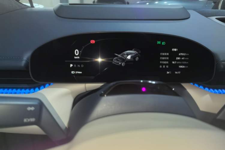 Used Zeekr 007 2025 Long-Range Rear-Wheel-Drive Intelligent Driving Version 100 kWh Instrument Cluster
