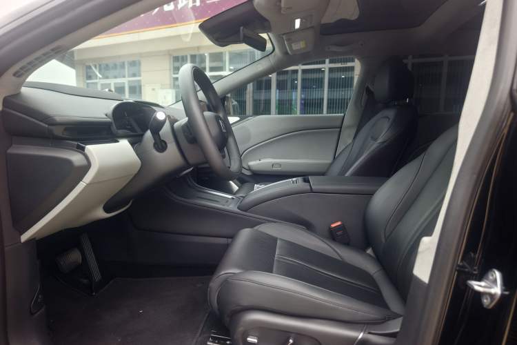 Used Zeekr 007 2025 Long-Range Rear-Wheel-Drive Intelligent Driving Version 100 kWh Interior 1