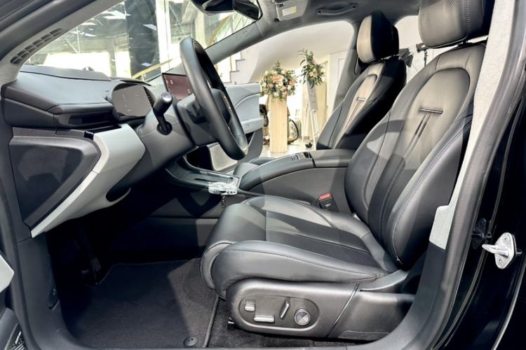 Used Zeekr 007 2025 Long-Range Rear-Wheel-Drive Intelligent Driving Version 100 kWh Interior 10