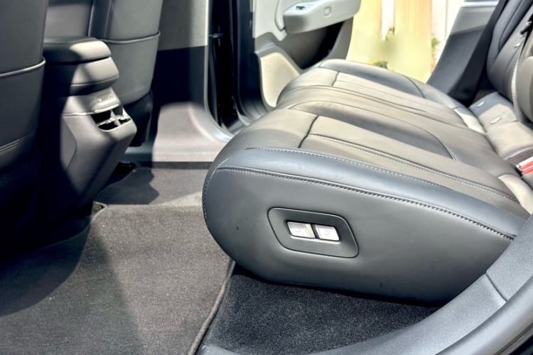 Used Zeekr 007 2025 Long-Range Rear-Wheel-Drive Intelligent Driving Version 100 kWh Interior 11