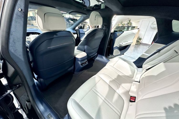 Used Zeekr 007 2025 Long-Range Rear-Wheel-Drive Intelligent Driving Version 100 kWh Interior 3