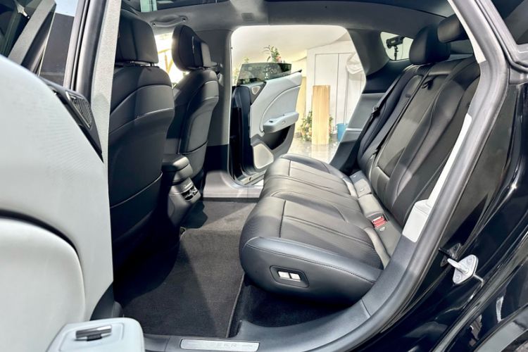 Used Zeekr 007 2025 Long-Range Rear-Wheel-Drive Intelligent Driving Version 100 kWh Interior 3