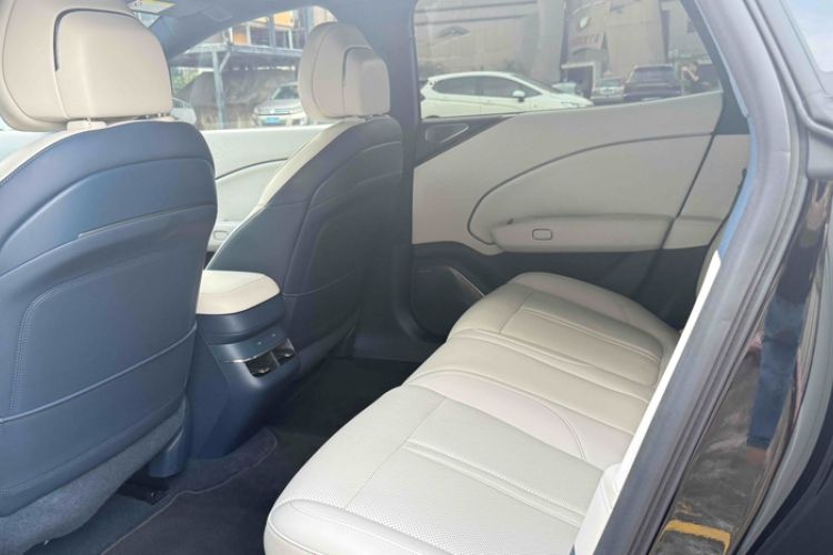 Used Zeekr 007 2025 Rear-Drive Intelligent Driving Version 75 kWh Interior 4