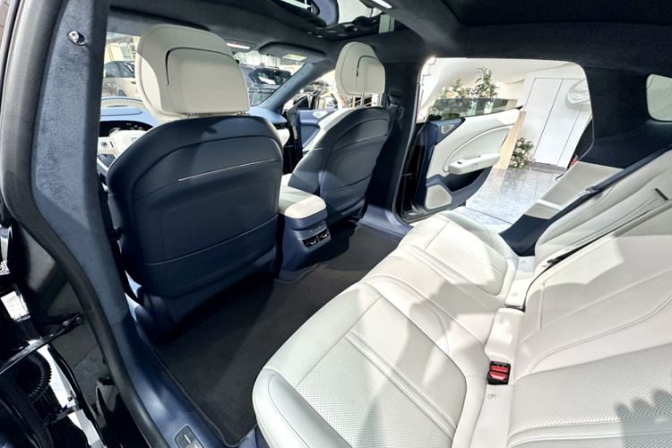 Used Zeekr 007 2025 Long-Range Rear-Wheel-Drive Intelligent Driving Version 100 kWh Interior 5