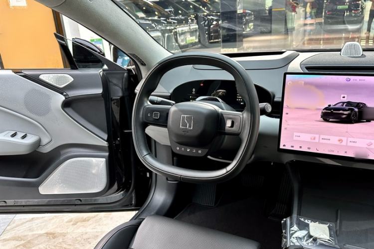 Used Zeekr 007 2025 Long-Range Rear-Wheel-Drive Intelligent Driving Version 100 kWh Interior 5